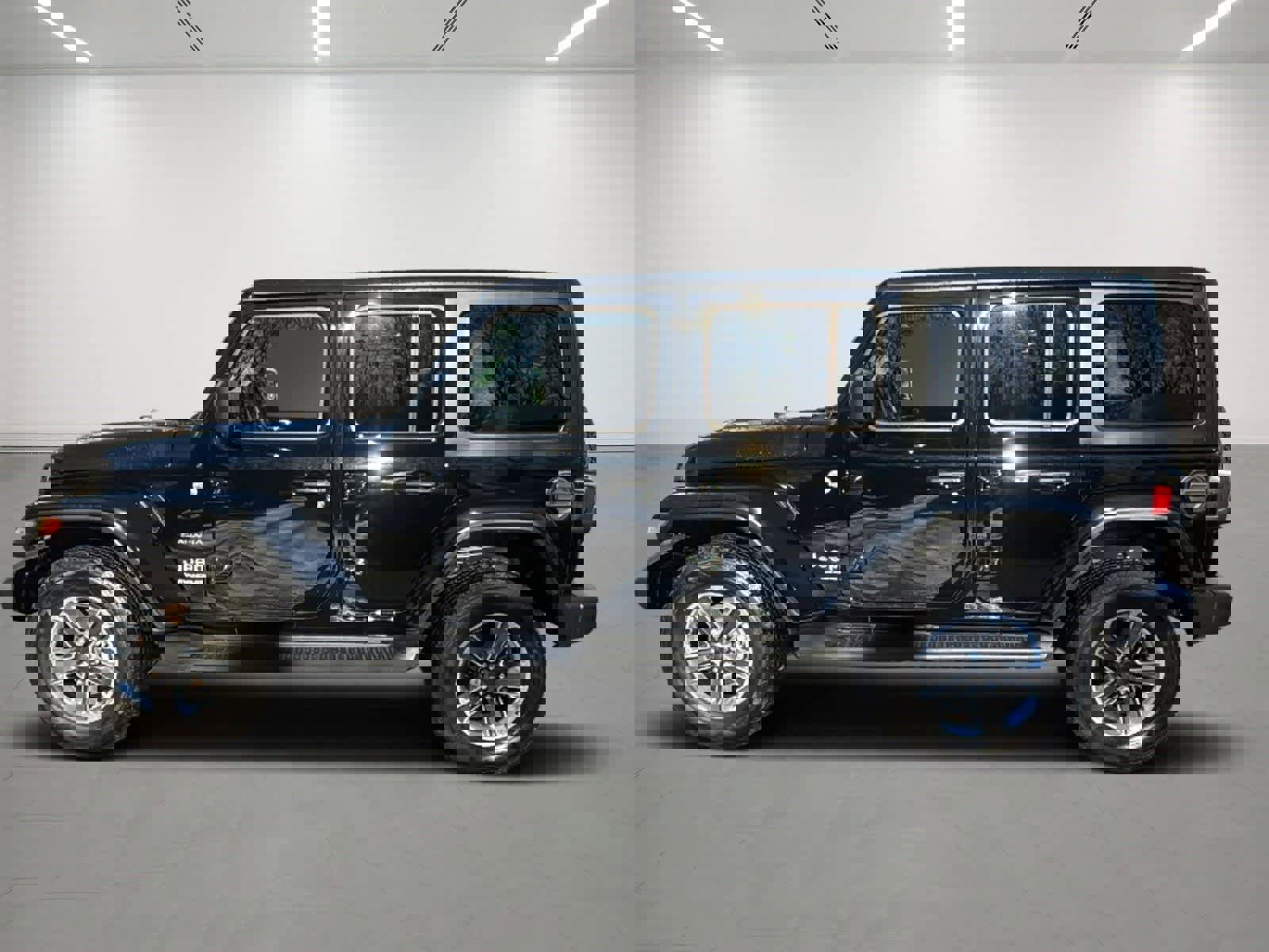 Used 2022 Jeep Wrangler Unlimited Sahara w/ Cold Weather Group image 2