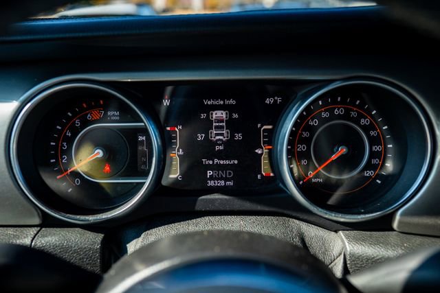 Used 2020 Jeep Wrangler Unlimited Sahara image 10