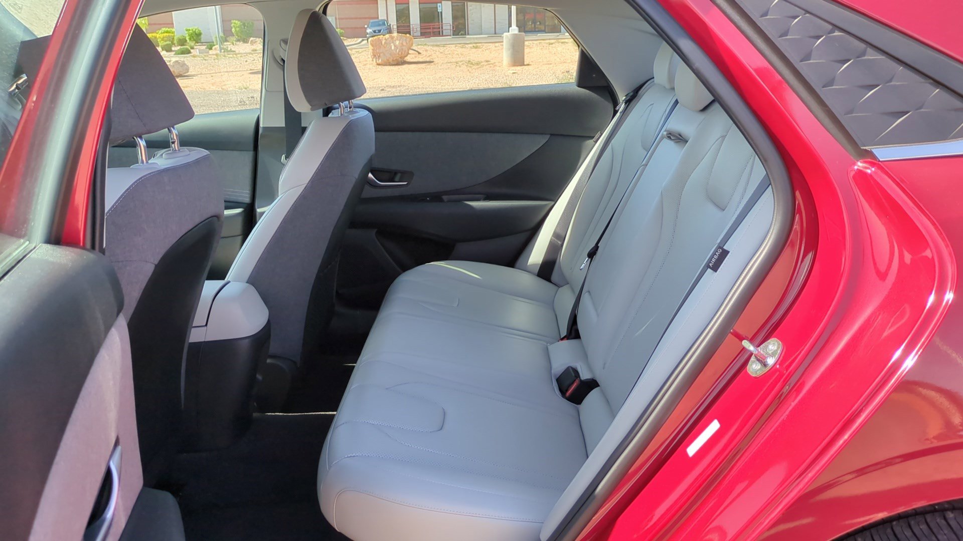 Used 2025 Hyundai Elantra Limited image 27