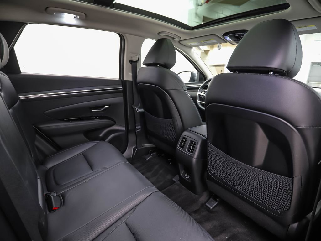 Used 2024 Hyundai Tucson Limited image 25