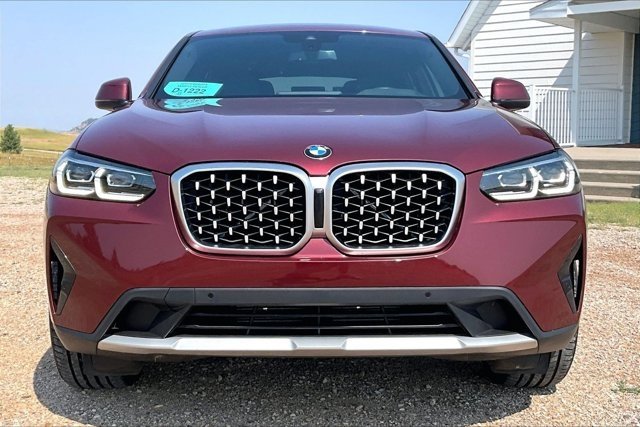 Used 2023 BMW X4 xDrive30i w/ Premium Package AWD/4WD image 2