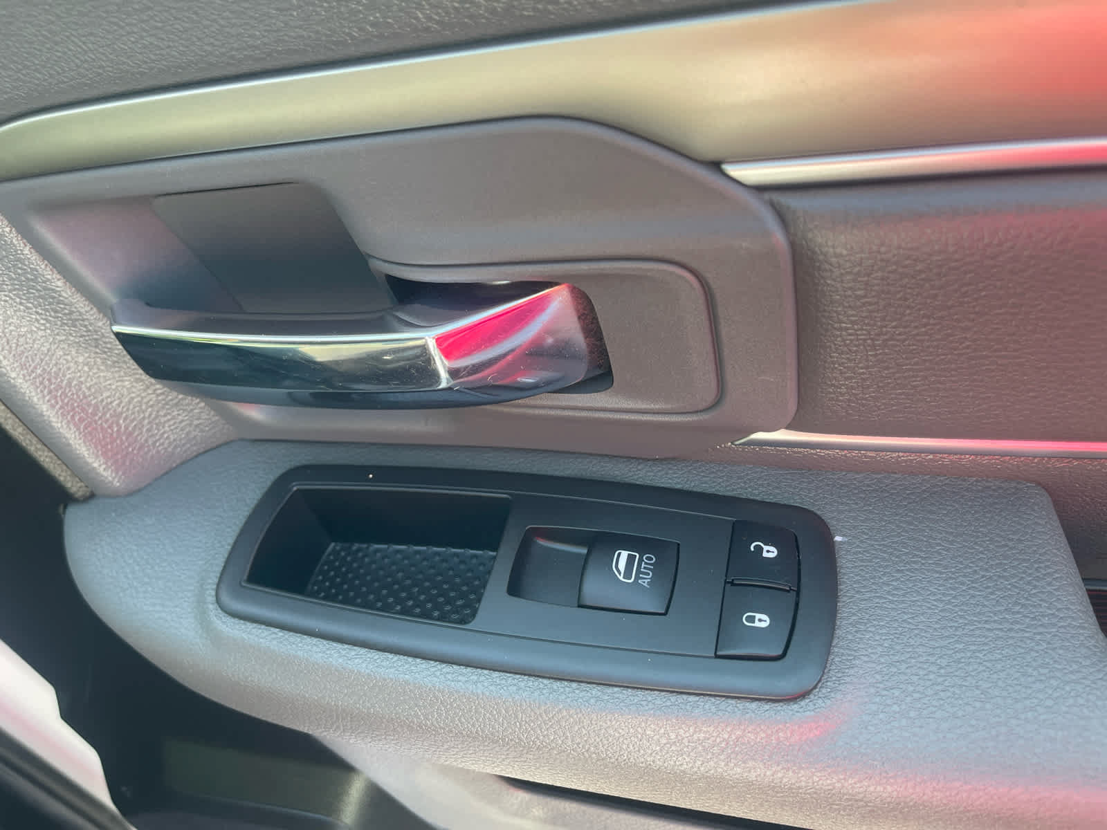 Used 2019 RAM 1500 Classic SLT w/ Protection Group AWD/4WD image 32