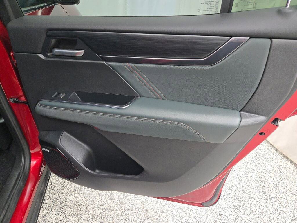 Used 2024 GMC Acadia AT4 image 10