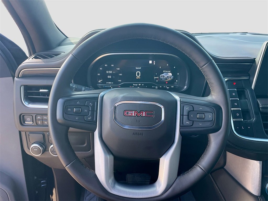 Used 2023 GMC Yukon XL SLT w/ SLT Luxury Package image 14