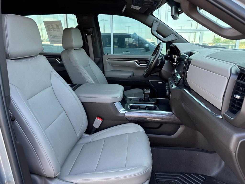 Used 2023 Chevrolet Silverado 1500 LTZ AWD/4WD image 48