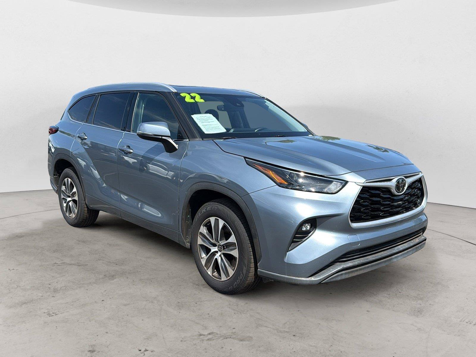 Used 2022 Toyota Highlander XLE