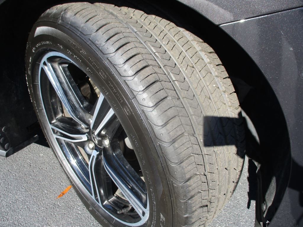 Used 2024 Ford Mustang Convertible image 16