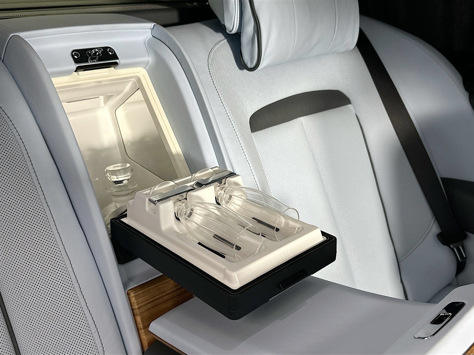 Certified 2019 Rolls-Royce Cullinan AWD/4WD image 31