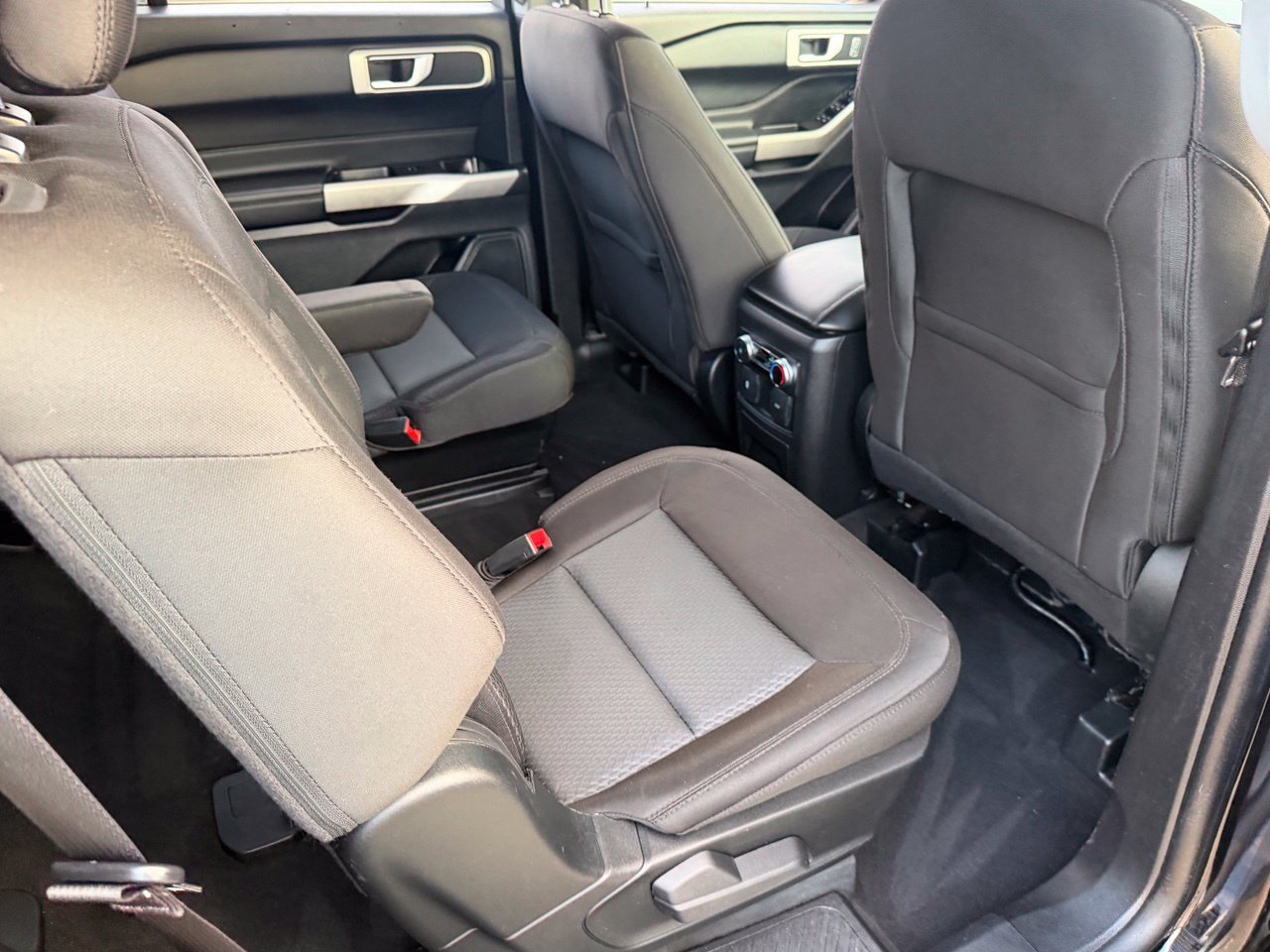 Used 2022 Ford Explorer XLT RWD image 36