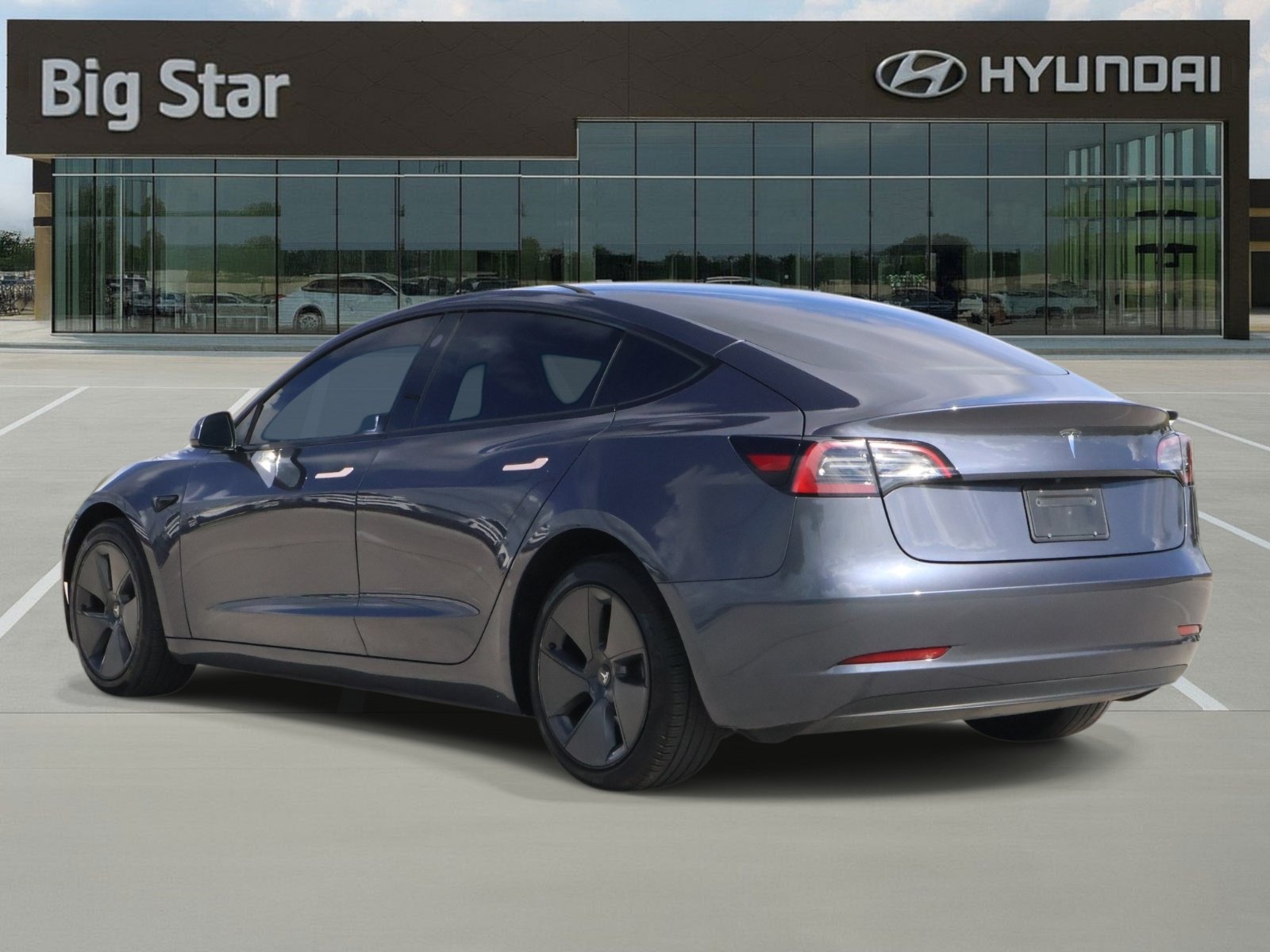 Used 2023 Tesla Model 3 Standard Range RWD image 3