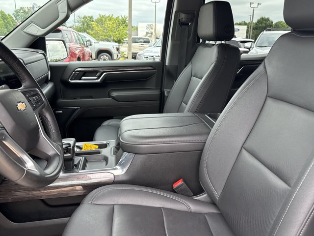 Used 2024 Chevrolet Silverado 1500 LTZ w/ Z71 Off-Road Package AWD/4WD image 5