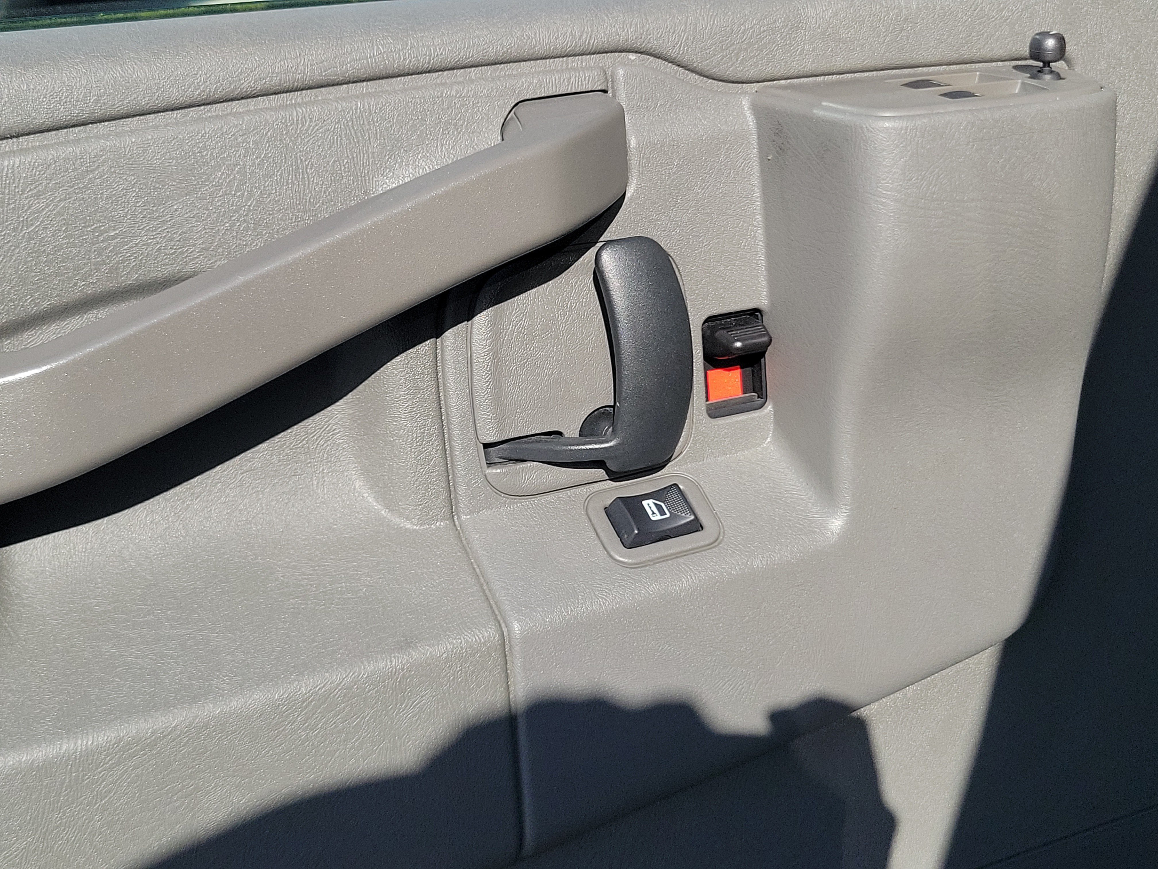 Used 2025 Chevrolet Express 2500 w/ Driver Convenience Package RWD image 20
