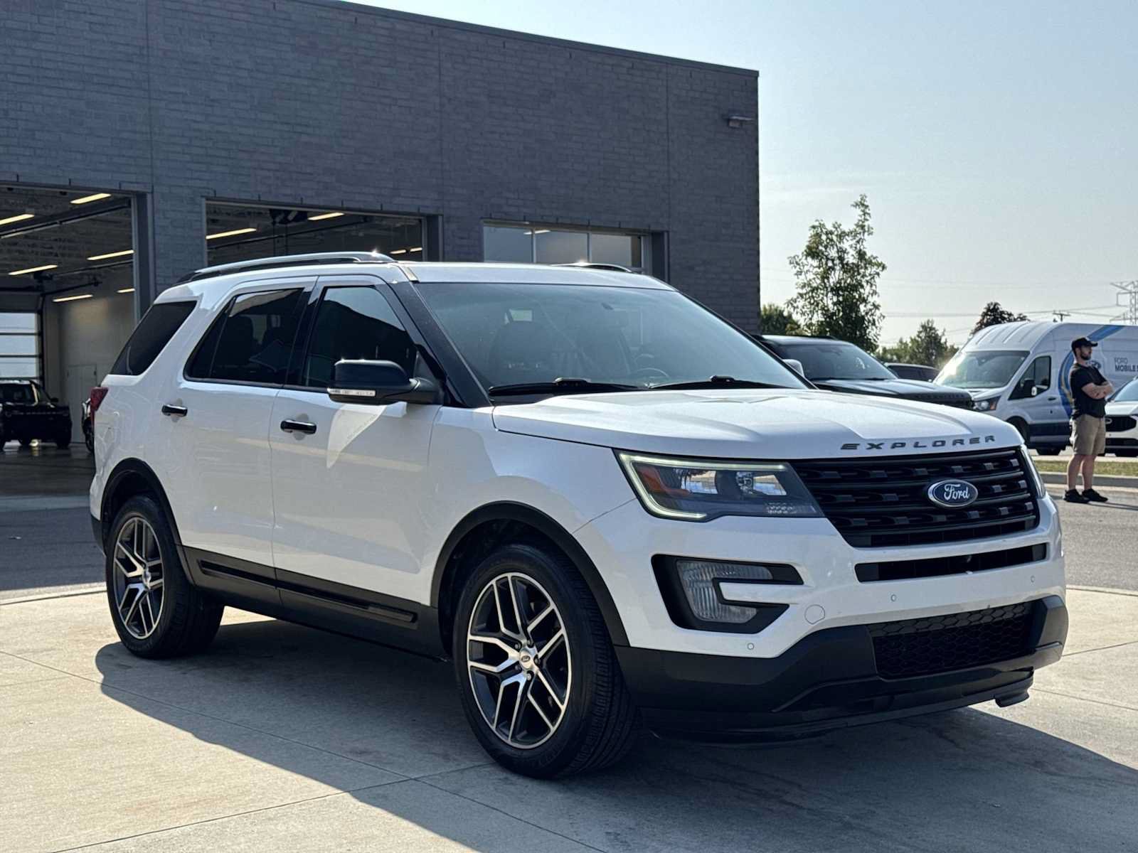 Used 2016 Ford Explorer Sport w/ Equipment Group 401A AWD/4WD image 8