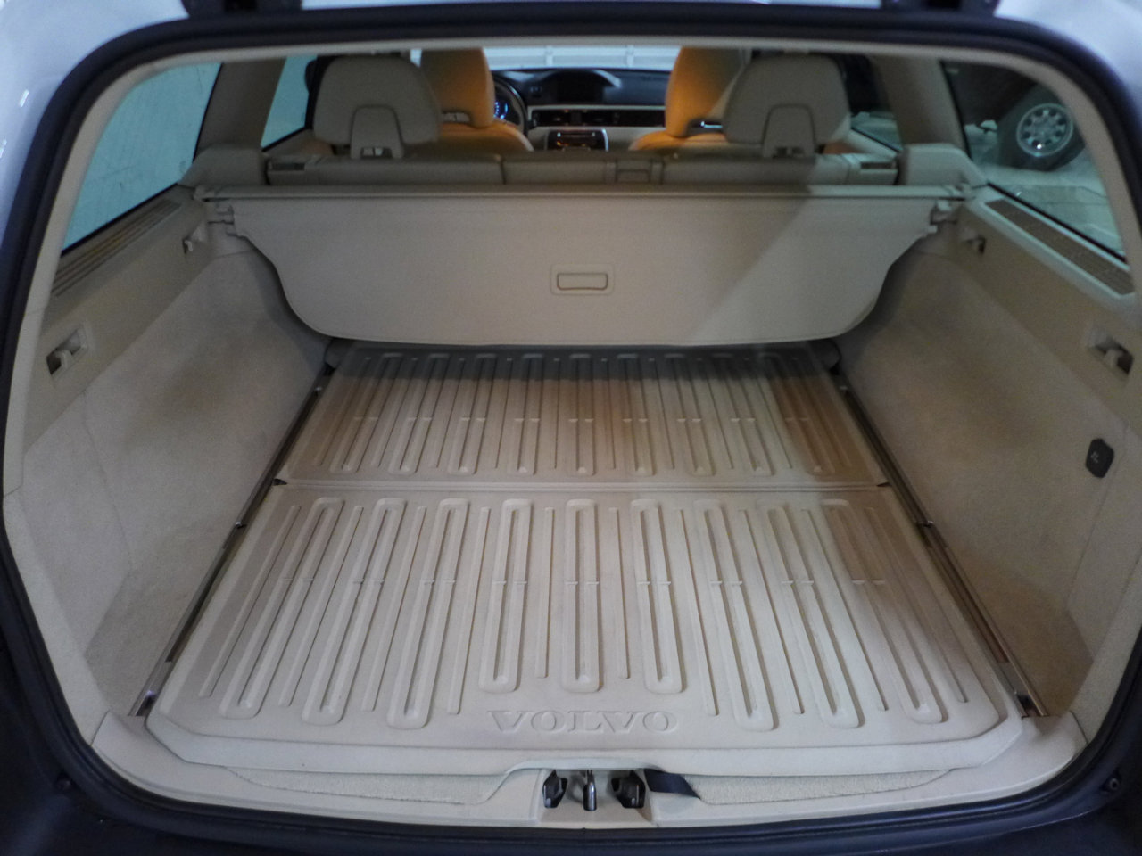 Used 2016 Volvo XC70 T5 Platinum w/ Protection Package image 64