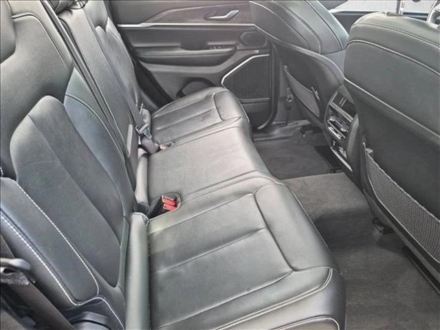 Used 2022 Jeep Grand Cherokee Limited AWD/4WD image 21