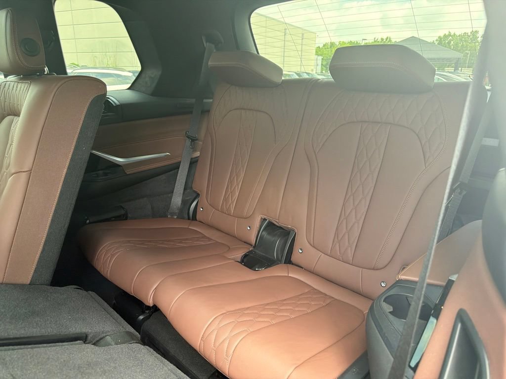Used 2023 BMW X7 M60i w/ Executive Package AWD/4WD image 19