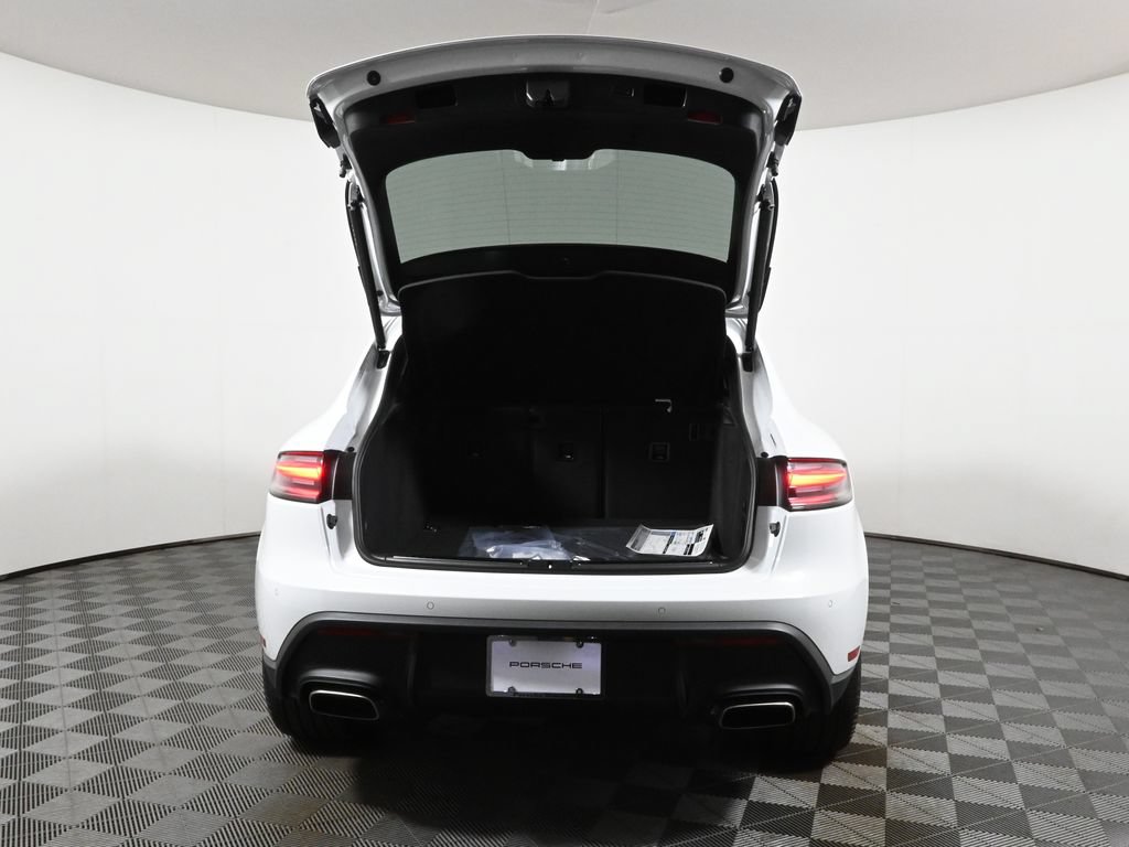 Used 2026 Porsche Macan AWD/4WD image 44