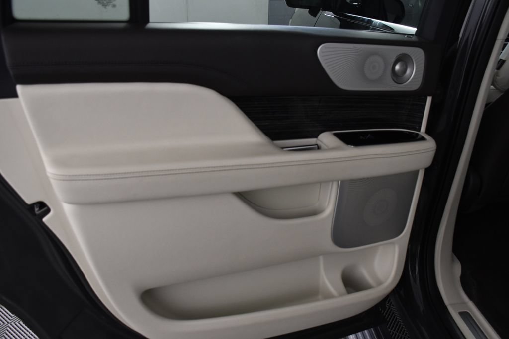 Used 2022 Lincoln Navigator L Black Label AWD/4WD image 24