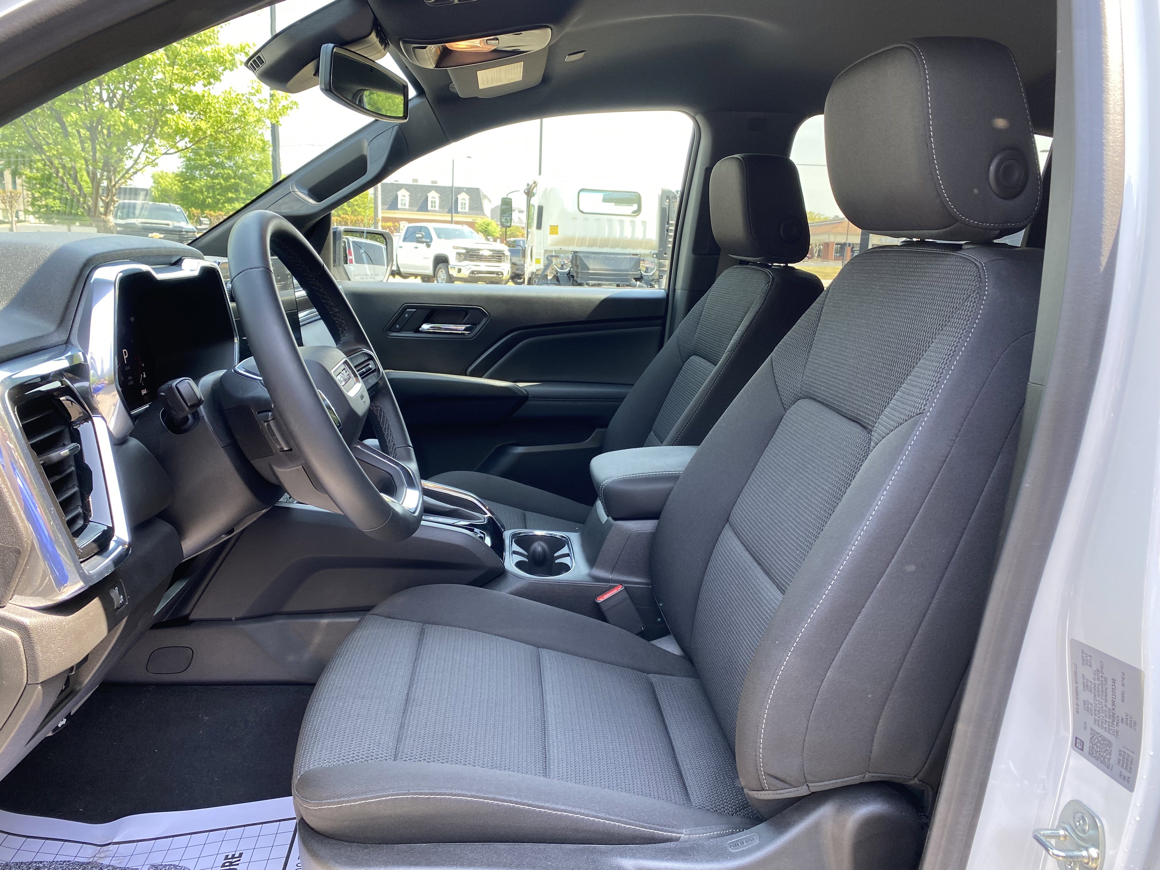 Used 2024 GMC Canyon Elevation w/ Convenience Package image 16