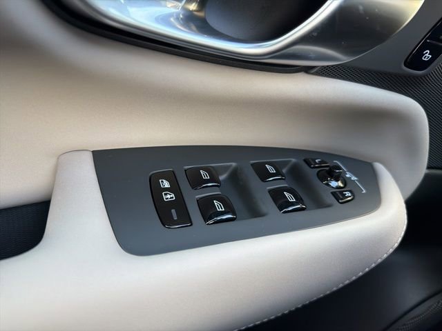 New 2026 Volvo XC90 B6 Plus w/ Protection Package image 22