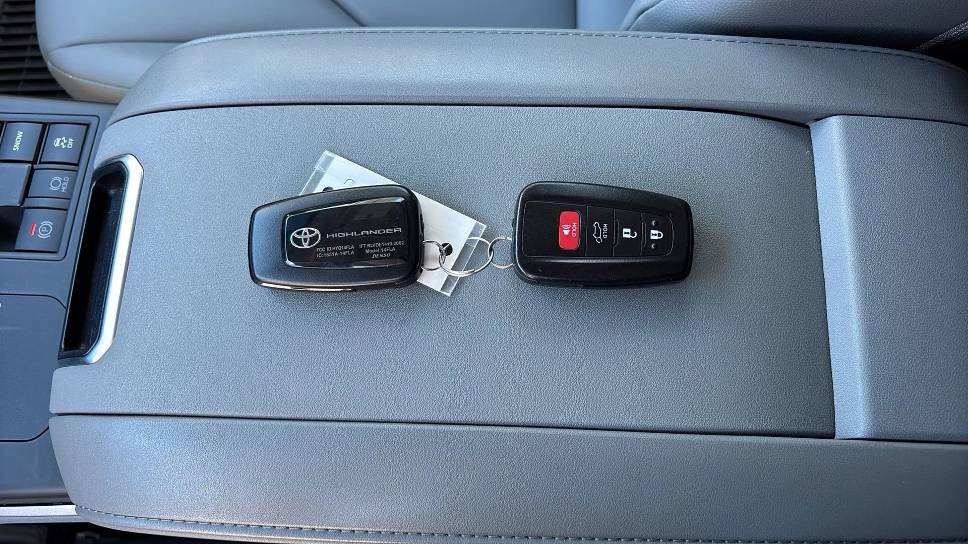 Used 2023 Toyota Highlander XLE image 17