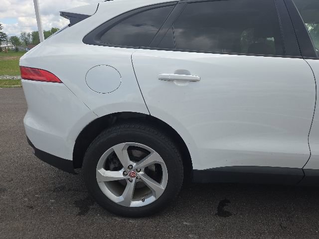Used 2017 Jaguar F-PACE Premium AWD/4WD image 7