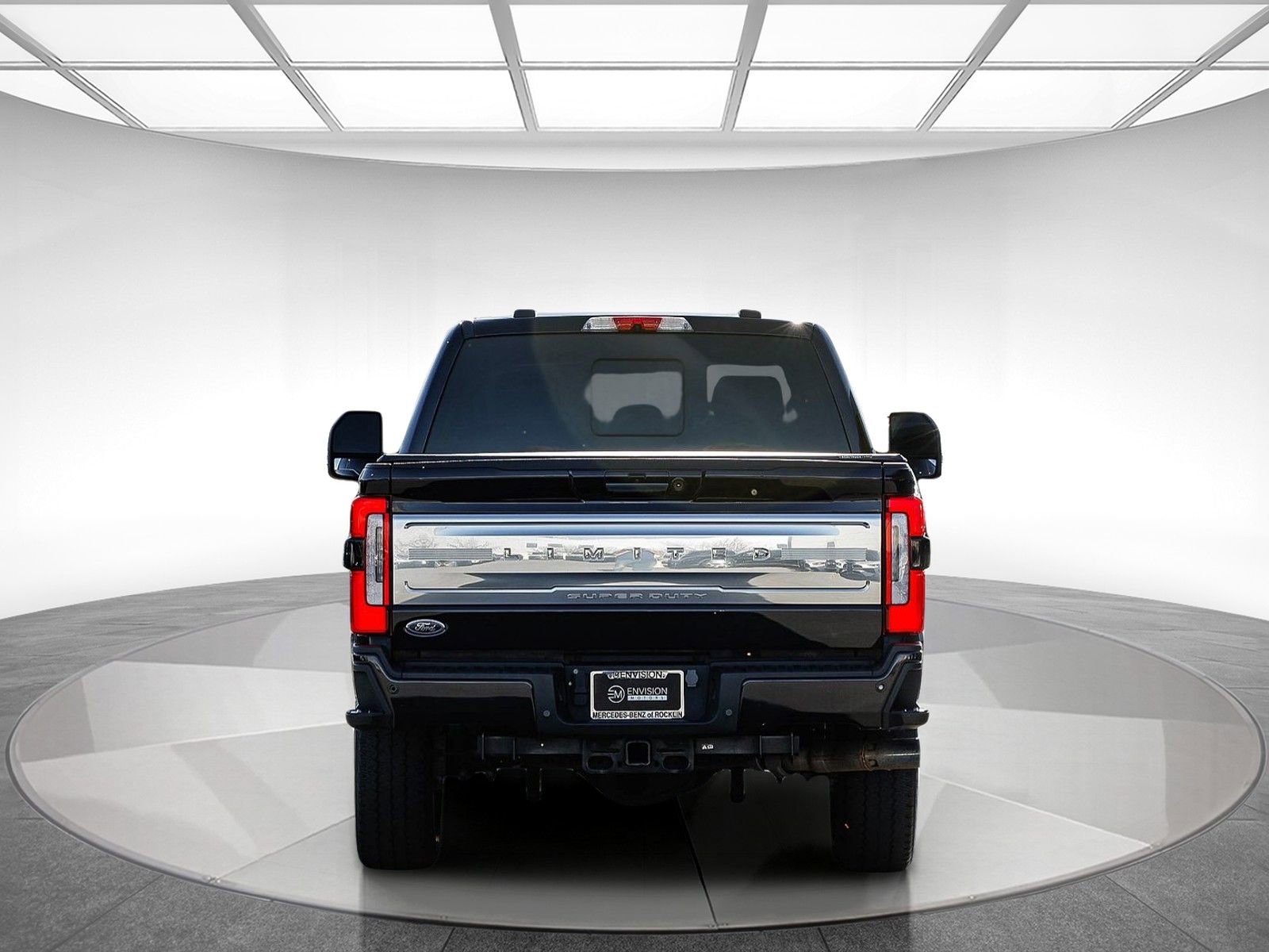 Used 2023 Ford F250 Limited w/ FX4 Off-Road Package image 3