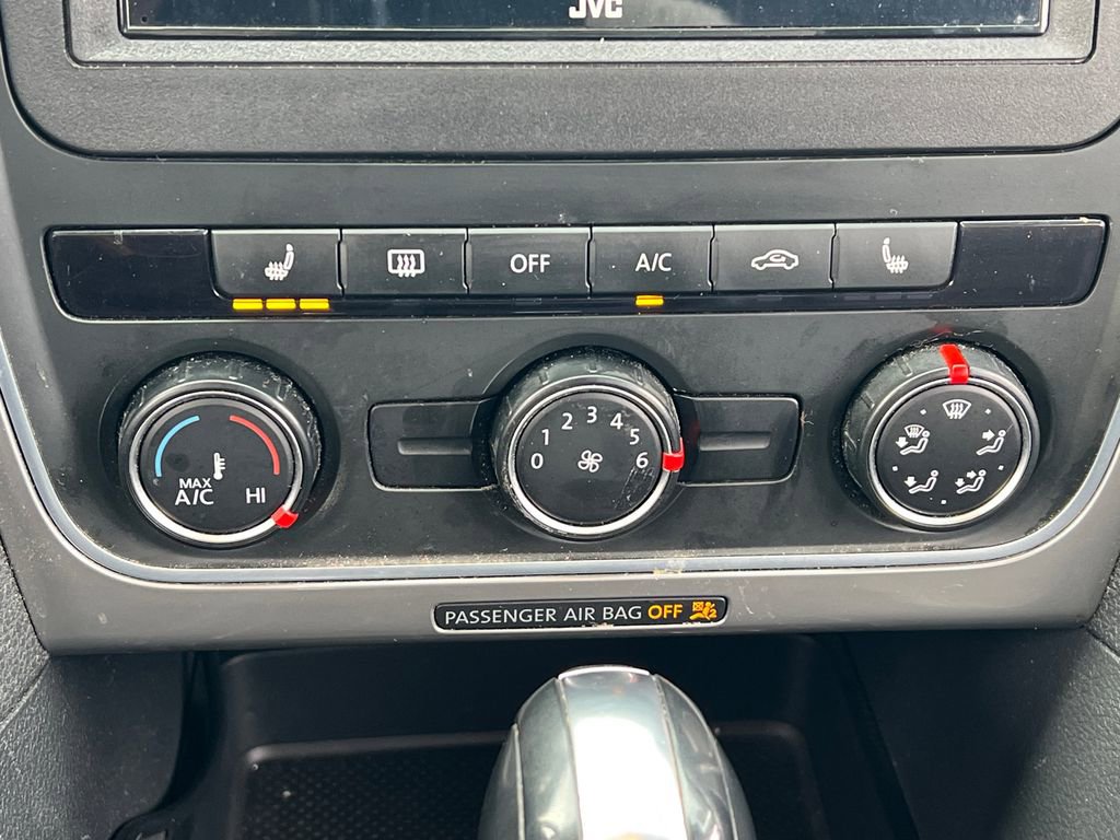 Used 2013 Volkswagen Passat 2.5 S image 19