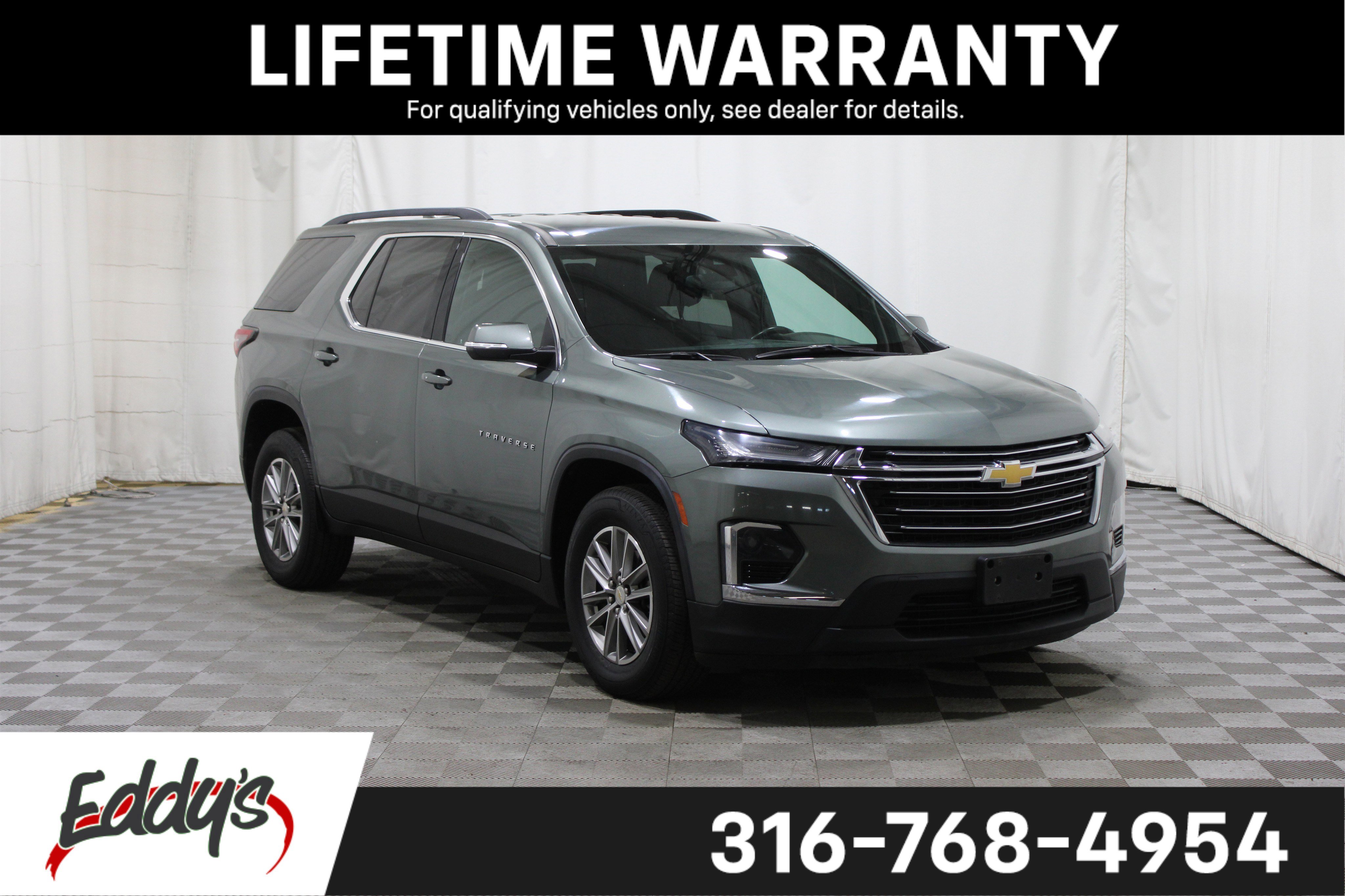 Used 2023 Chevrolet Traverse LT image 1