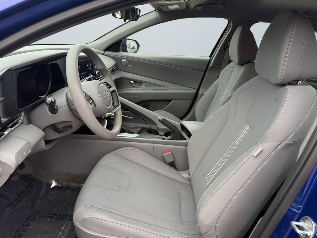 Used 2022 Hyundai Elantra SEL w/ Cargo Package image 9