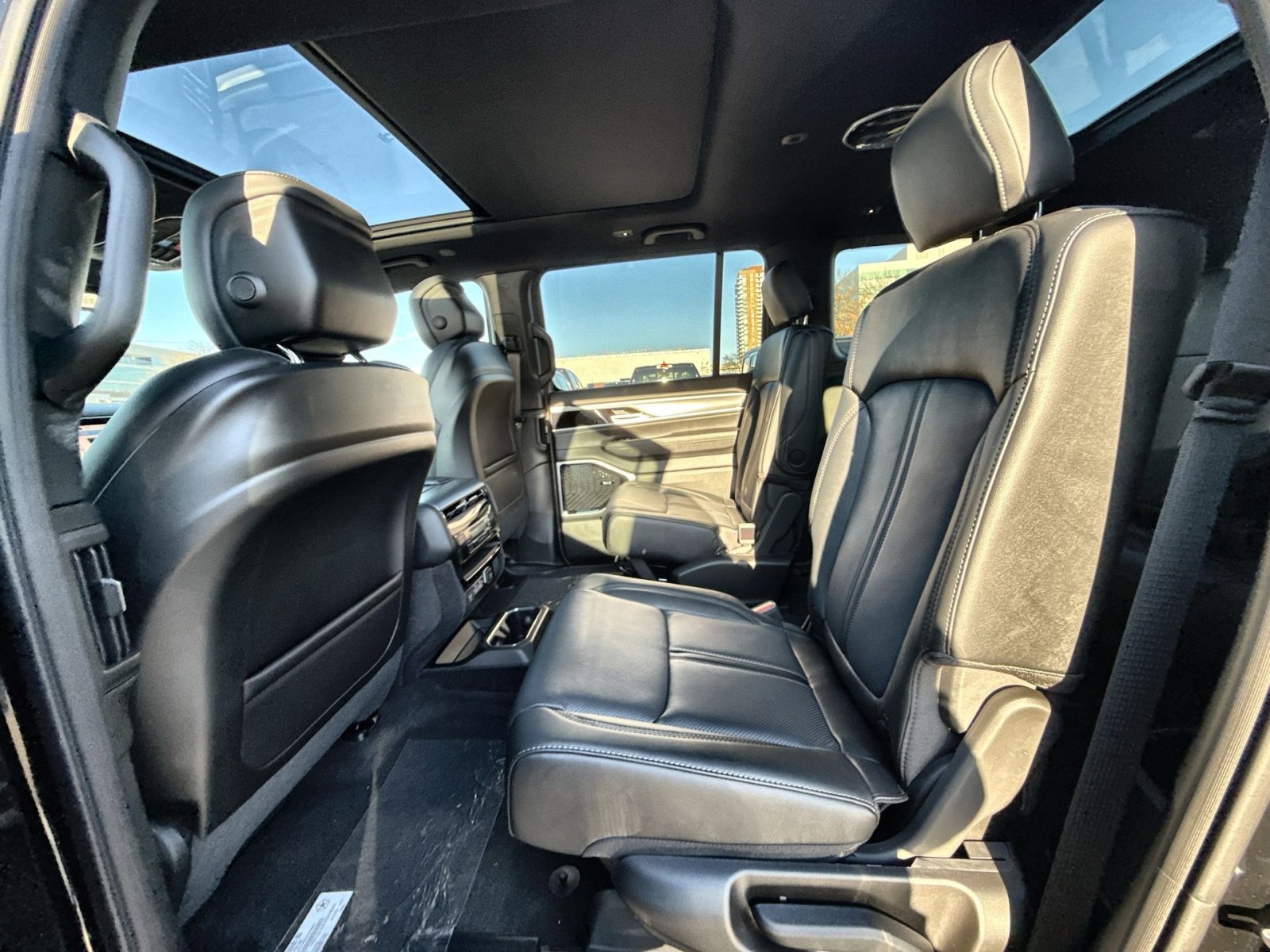 New 2026 Jeep Grand Wagoneer L Limited w/ Premium Group II image 25