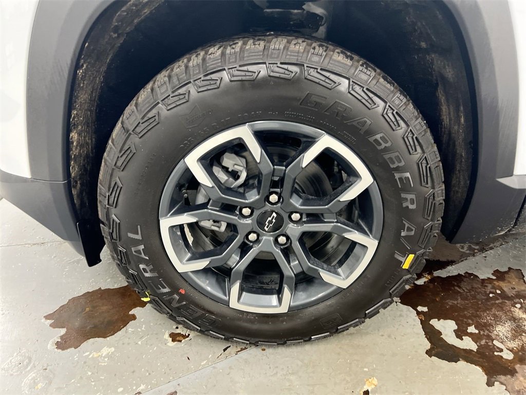 New 2026 Chevrolet Equinox ACTIV w/ Safety and Technology Package image 26