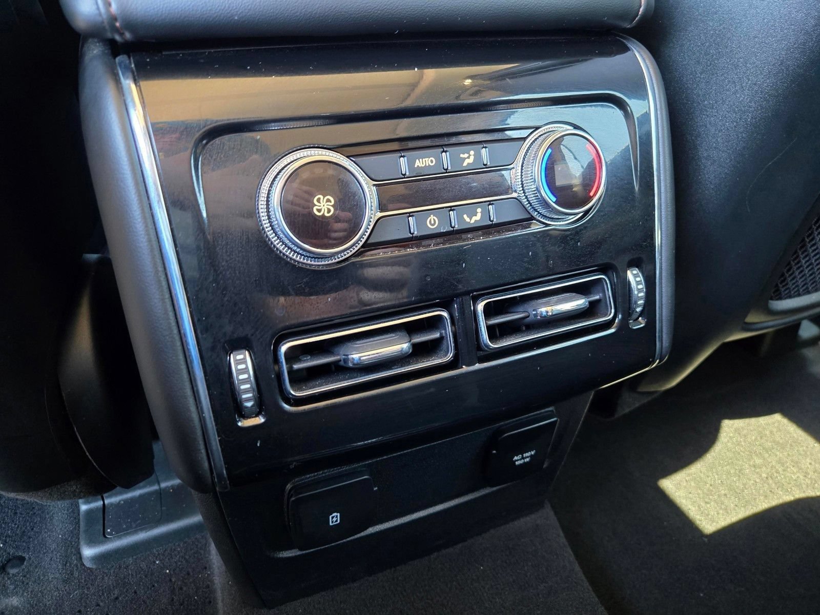 Used 2024 Lincoln Aviator 2WD w/ Premium Package image 13