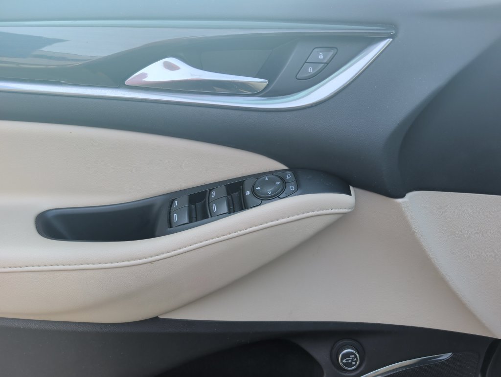 Used 2019 Buick Enclave Essence FWD image 10