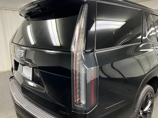 Certified 2026 Cadillac Escalade Platinum Sport w/ LPO, ONYX Package AWD/4WD image 11