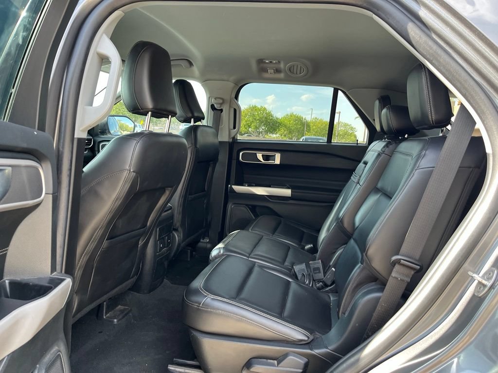 Used 2023 Ford Explorer XLT w/ Equipment Group 202A AWD/4WD image 15