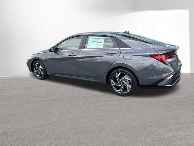 New 2026 Hyundai Elantra Limited FWD image 5