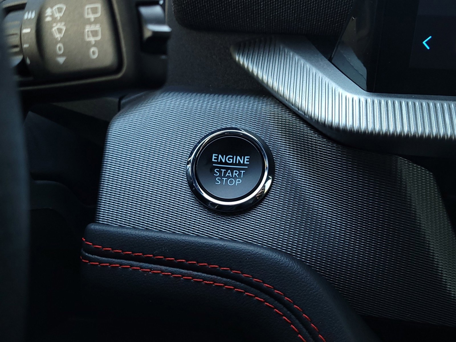 Used 2025 Ford Explorer ST-Line image 23