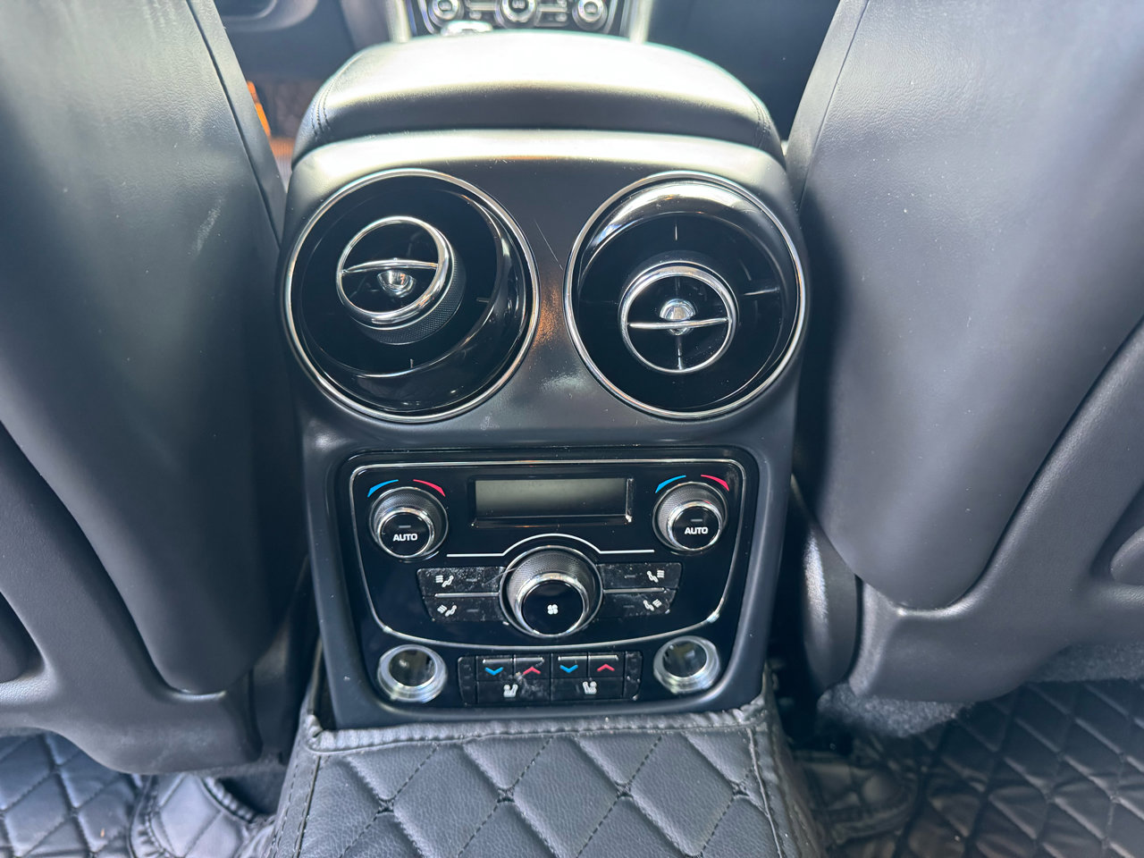 Used 2015 Jaguar XJ L Portfolio image 12