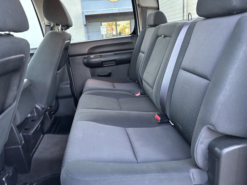 Used 2013 Chevrolet Silverado 2500 LT w/ Convenience Package AWD/4WD image 18