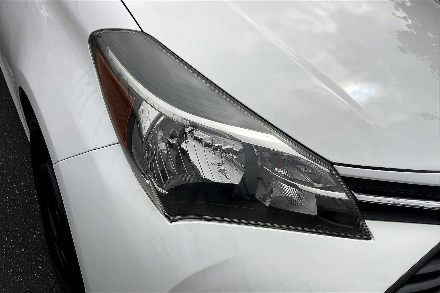 Used 2015 Toyota Yaris L FWD image 25