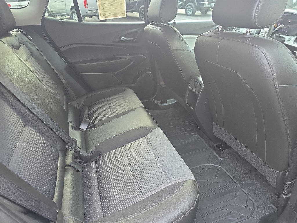 Used 2024 Chevrolet Trax LT FWD image 11
