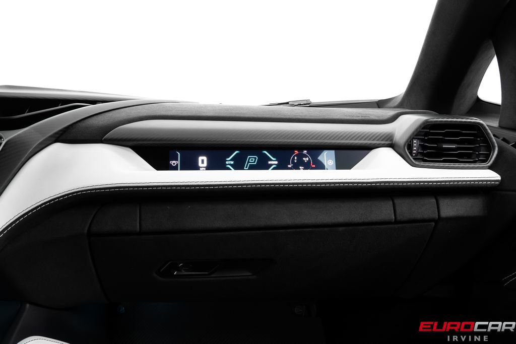 Used 2025 Lamborghini Revuelto image 35