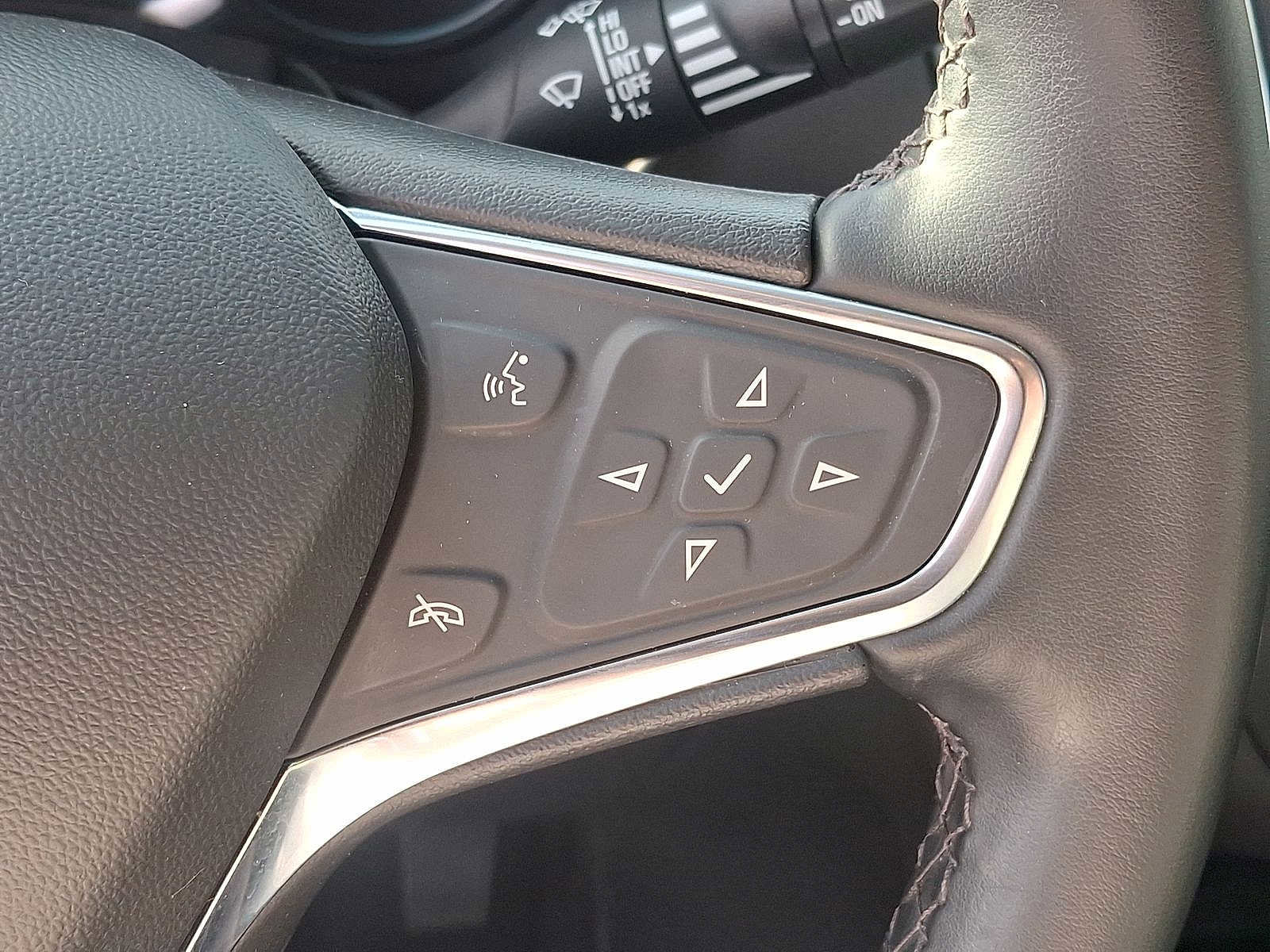 Used 2024 Chevrolet Equinox LT image 17