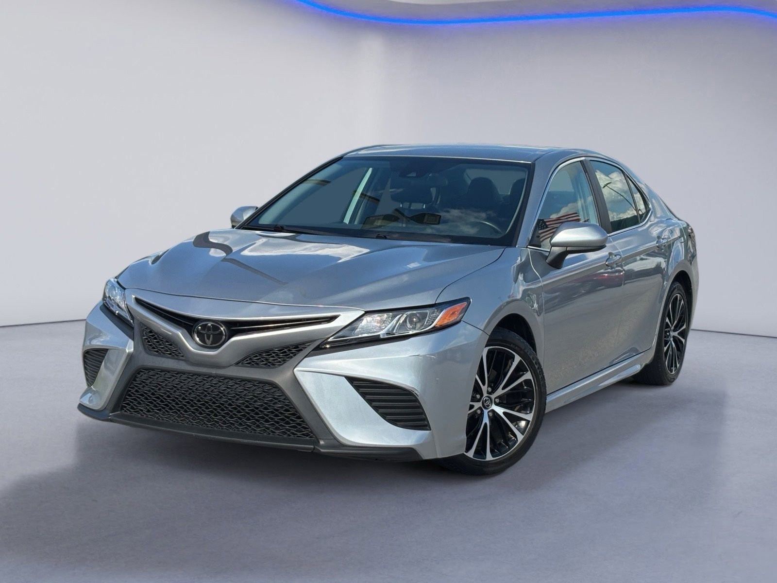 Used 2020 Toyota Camry SE FWD video 2
