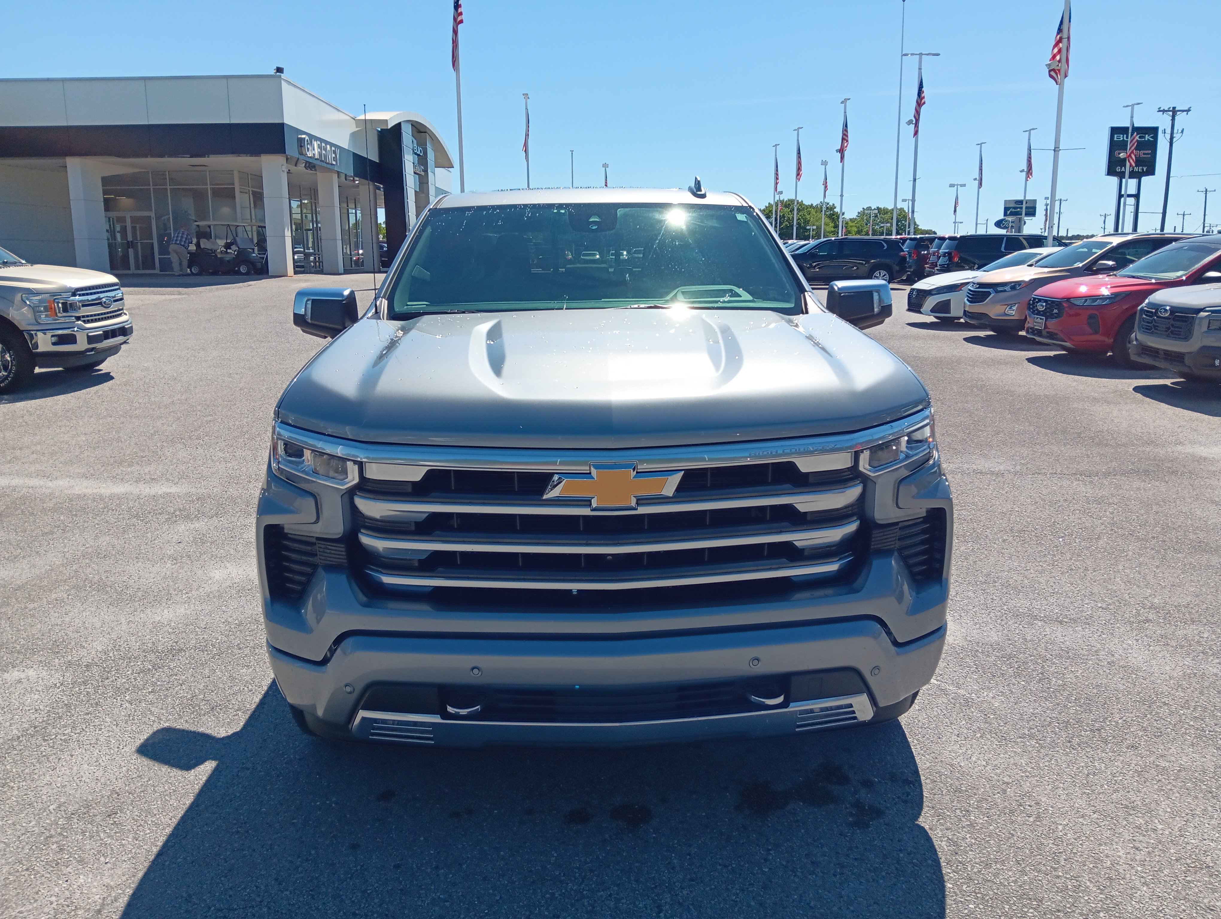 Used 2023 Chevrolet Silverado 1500 High Country w/ High Country Premium Package AWD/4WD image 8