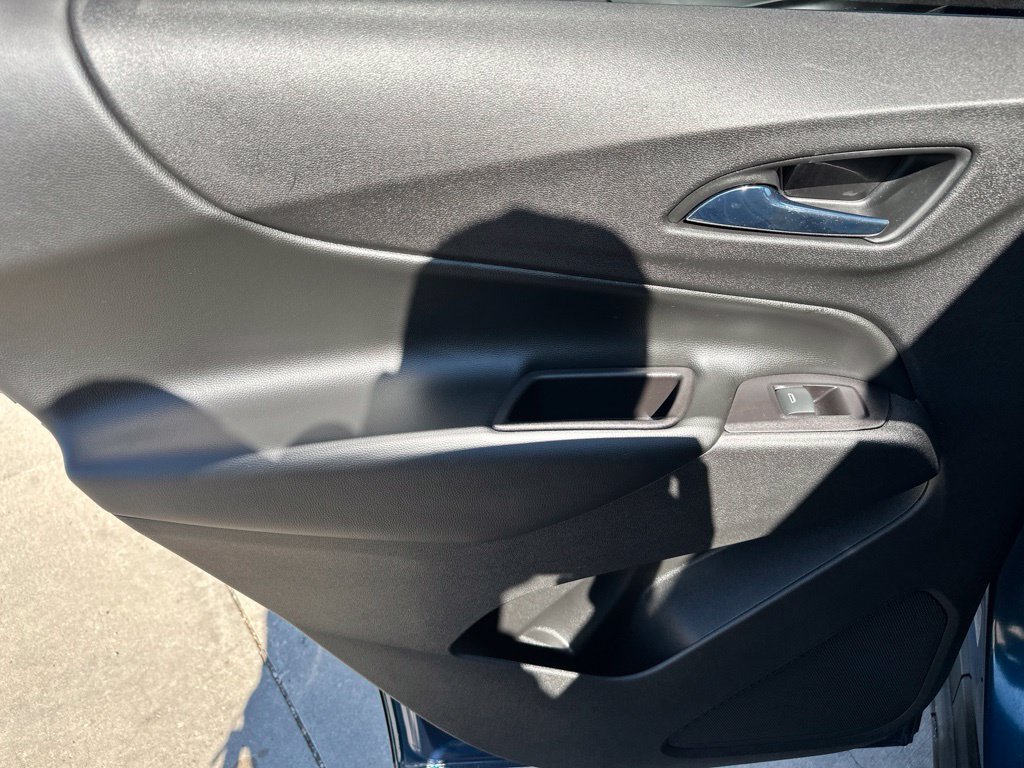 Used 2020 Chevrolet Equinox LT AWD/4WD image 19