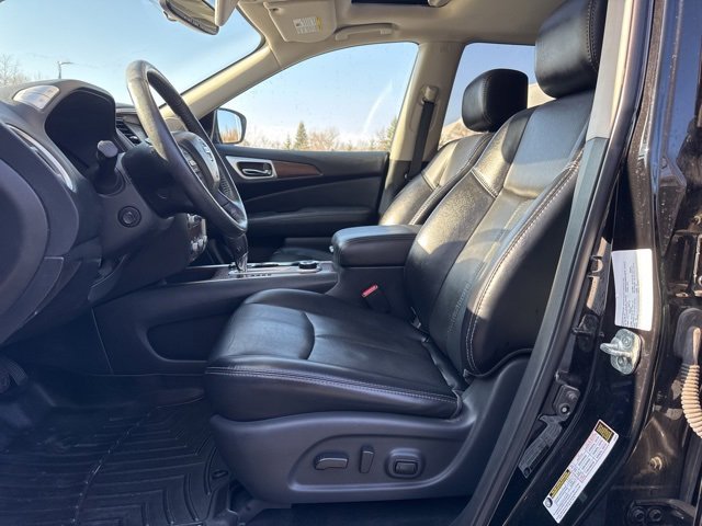 Used 2019 Nissan Pathfinder Platinum image 18