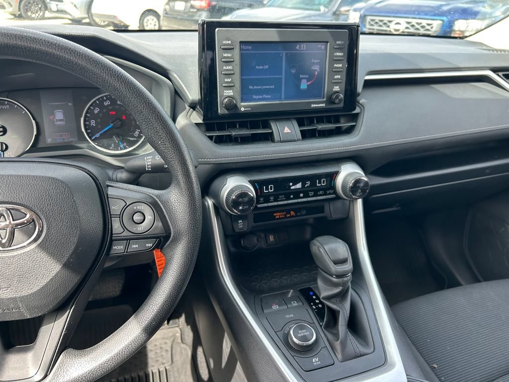 Certified 2022 Toyota RAV4 LE AWD/4WD image 18