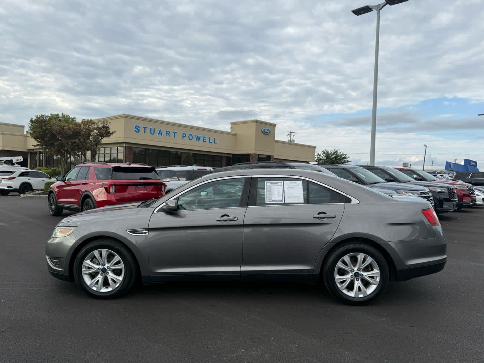 Used 2012 Ford Taurus SEL FWD image 22